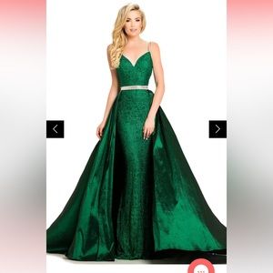 Johnathan Kayne emerald green cape gown. Size 0